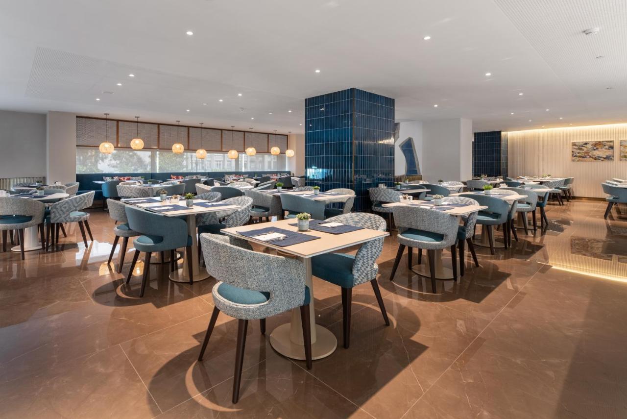 Hotel Eurostars Aliados Porto Exteriér fotografie The lounge at London Heathrow Airport
