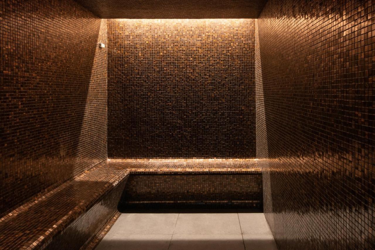 Hotel Eurostars Aliados Porto Exteriér fotografie A modern Turkish bath