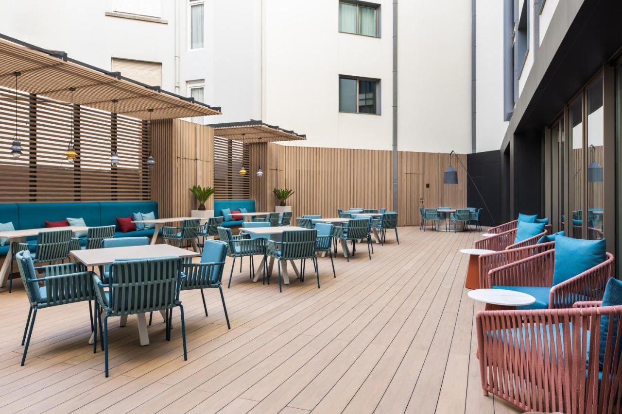 Hotel Eurostars Aliados Porto Exteriér fotografie The hotel's courtyard