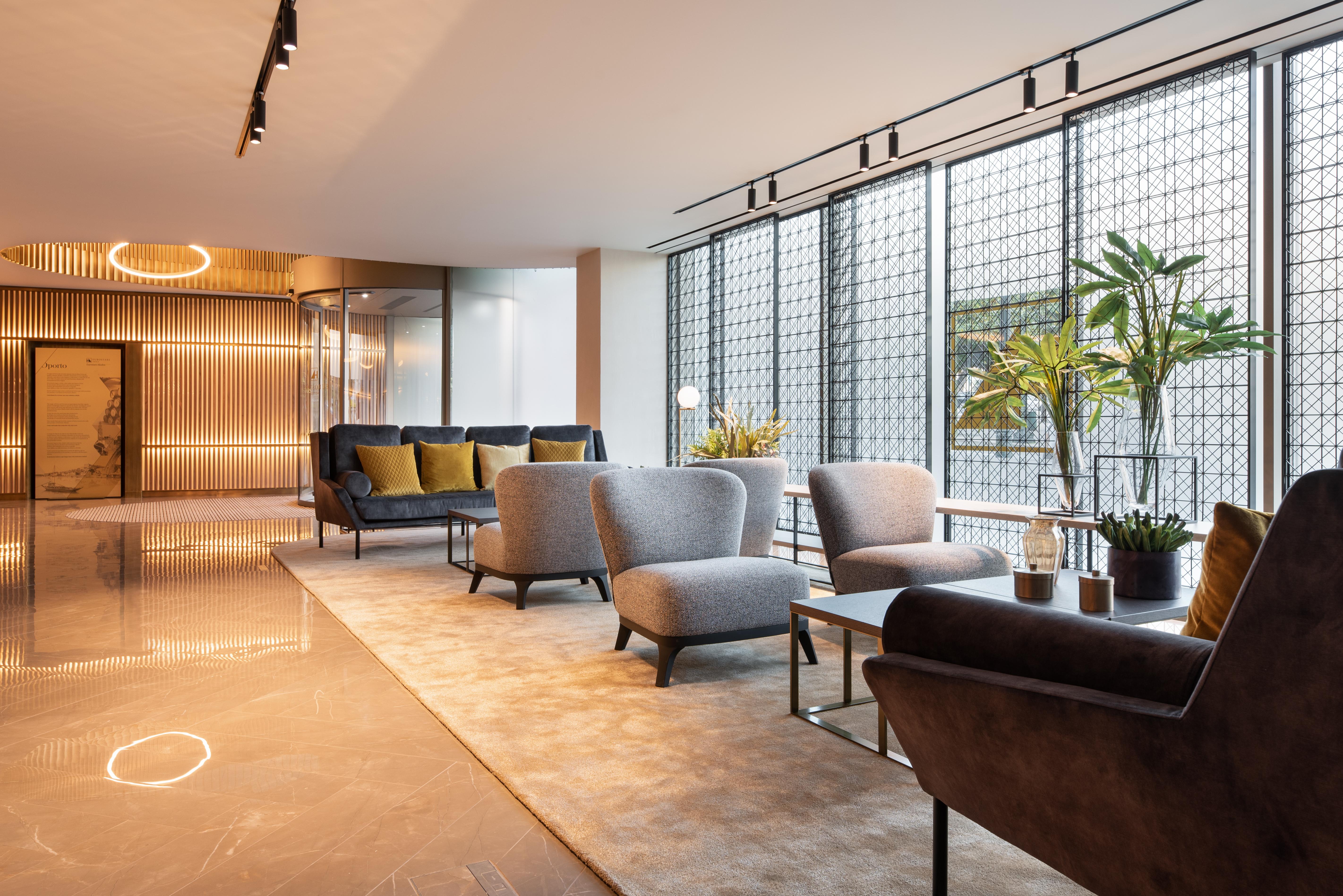 Hotel Eurostars Aliados Porto Exteriér fotografie The lounge at the airport